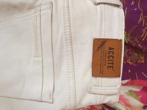 Accite Cream Jeans