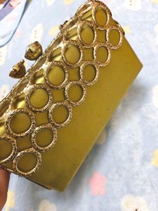 Hand Clutch With Side Chain