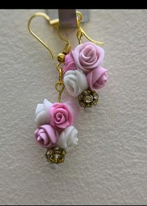 🌸✨ Bloom with Style – Handmade Floral Earring Com