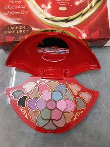 T.Y.A. Fashion Make-Up Kit
