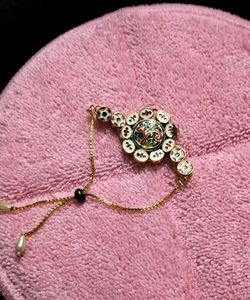 Beautiful Kundan Bracelet With Adjustable Chain.   Meenakari On Back Side Of Kundan    Unused Piece