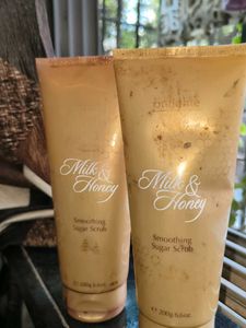 Milk And Honey Smoothing Sugar Scrub