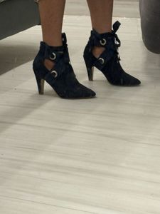 Tie up heels
