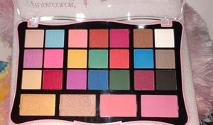 Huda Color Paris Eyeshadow Palette