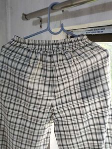 Black &amp; White Pants (Free Size)