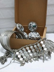 Desi Girl Hamper