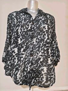 🎄Buy 1, Get 1 Free🎁M/L Animal Print Top