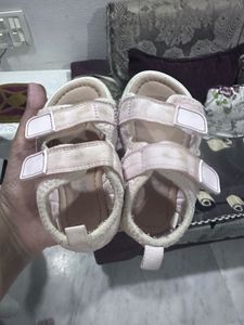 Girls Non Slip Sandles Very Ver Good Quality