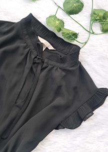 H&amp;M Ruffle Tie-up Dress