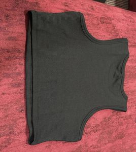 Black Ribbed Cropped Tank