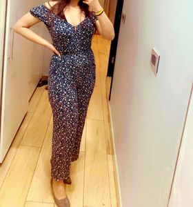 Beautiful strechable jumpsuit with belt