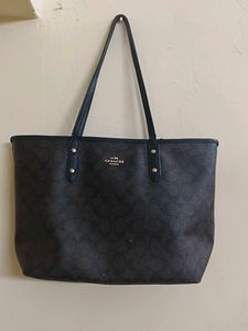 Coach city zip tote in signature canvas