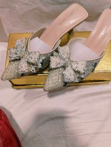 Bow Heels