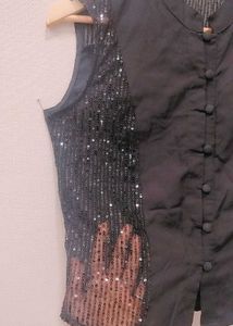 BLACK SEQUENCE TOP