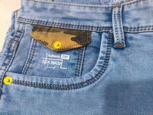 Blue 🔵 Jeans  With Tag .