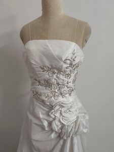 Elegant White 👰