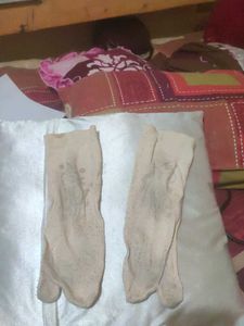 Women&#39;s White Socks