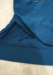 It's A Crop Deep Line Top