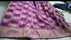 Ethnic gown with lining