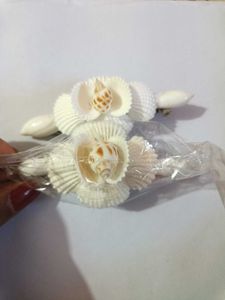 Seashell Hair Clips - Beachy Style