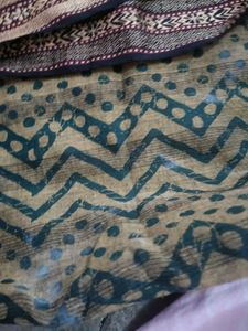 One Dupatta..