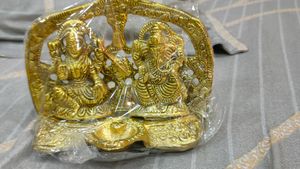 Lakshmi Mata And Ganesh Ji Idol