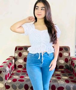 A WOMEN&#39;S TOP!!🤍🤍