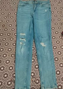 Ripped Skinny Jeans