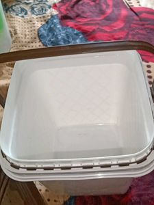 White Plastic Container with Handle Set Of 4