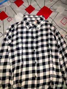 Chic Black &amp; White Checked Flannel Shirt