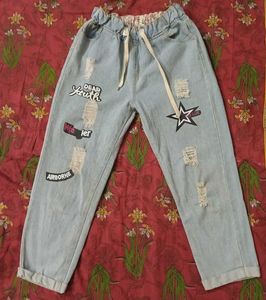 A boyfriend jeans