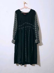 Sangria Black Dress