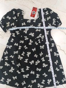 Georgette Frock With Pearls On The Neck