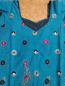 Elegant Thread Embroidered Kurta Set With Duppata