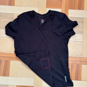 V Neck Levis T Shirt