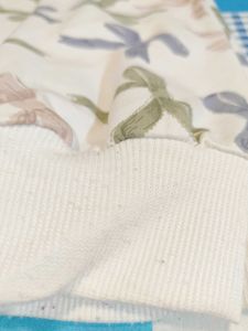 Cute Sweatshirt With Bows Print