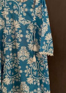 Blue &amp; White Floral Print Tunic