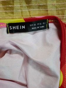 SHEIN Floral One-Sleeve Crop Top