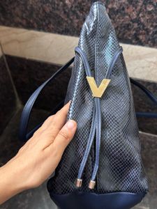 Victoria&#39;s Secret Tote Bag ( With Flaw)