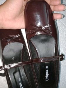 Uniqon Brown Patent Leather Mary Janes - Size 8