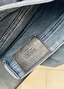 stylish blue jeans for men
