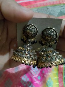 Golden-black Earrings 🖤💛