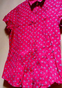 Red Small Flower Design Shirt 🌹