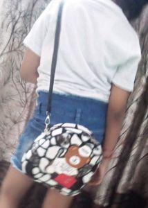 NEW NO USED SLING BAG FOR GIRLS AND KID&#39;S.