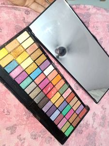 Shades Eyeshadow Palette With Mirror (Expire)