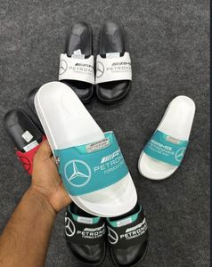 adidas flip flop 🩴