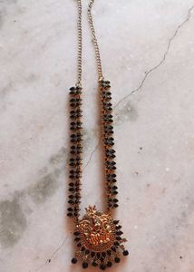 Black Stones Jewellery Set With Lakshmi Locket