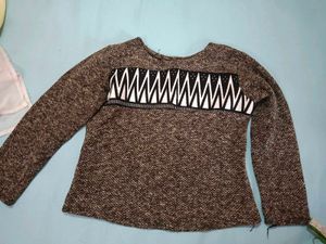 Stylish Brown Knit Top with Geometric Pattern