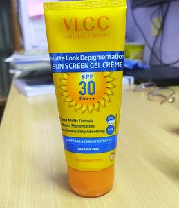 VLCC Matte Look Depigmentation SUNSCREEN Gel Creme