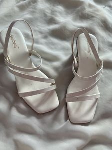 🌸 White Heels 🌸